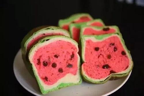 西瓜面包视频儿童吃瓜,西瓜面包视频萌化人心