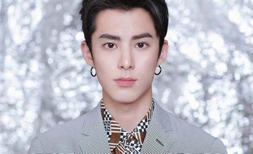 王鹤棣强迫吃瓜视频,一场意外的“吃瓜”风波