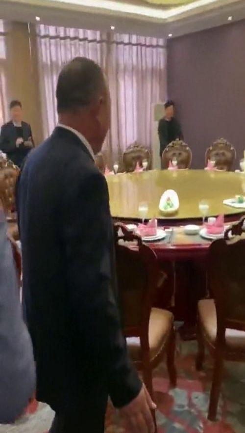 苏州大学老师吃瓜视频,吃瓜视频引发网友热议