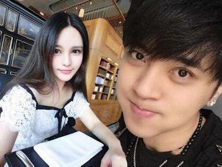 罗志祥女朋友吃红瓜视频,甜蜜瞬间引网友热议