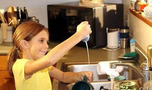 娱乐吃瓜酱洗碗视频播放