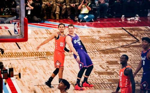 特雷杨吃瓜视频,揭秘篮球场外的趣味瞬间