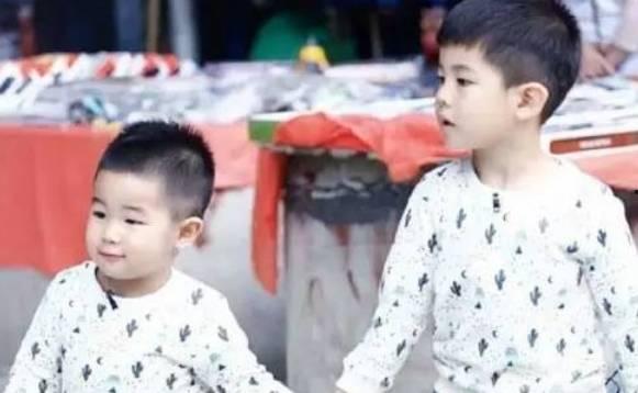 姐姐看弟弟吃瓜视频,姐姐偷看弟弟吃瓜视频，笑料百出